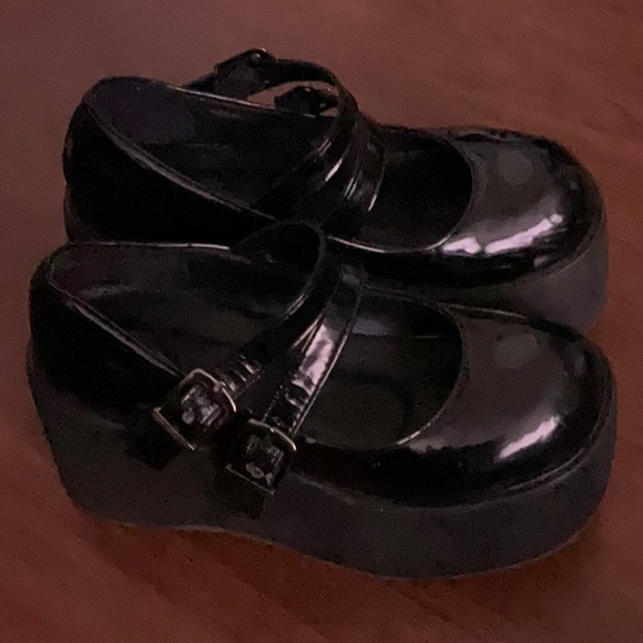 Kids 5.5 MARY JANES PLATFORMS - Picture 4 of 4